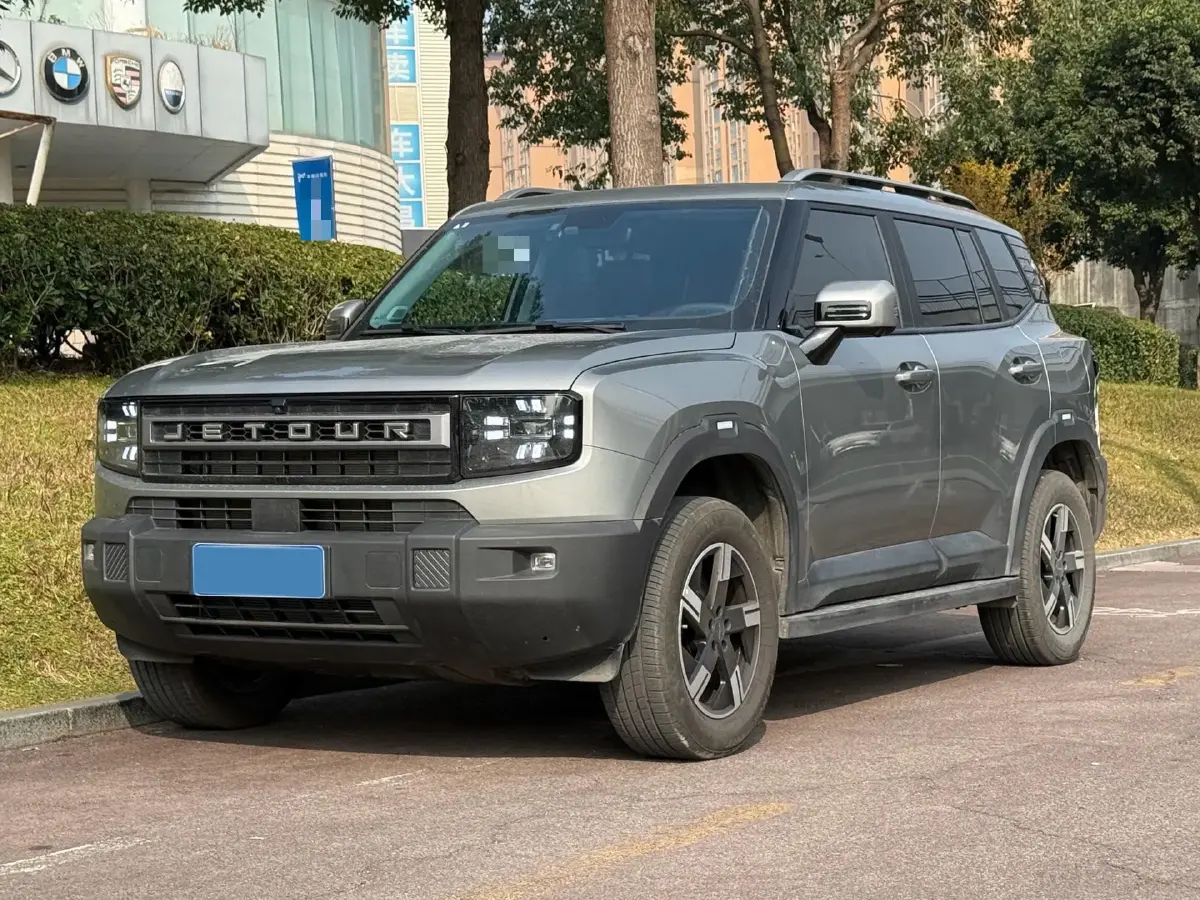 2025 Jetour DASHING 1.5T 184HP L4 7DCT