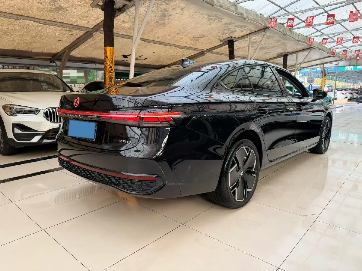 2025 Volkswagen Passat 2.0T 220HP L4 7DCT,autocango,china used car exporter,china ev exporter,chinese used car exporter,chinese used ev exporter