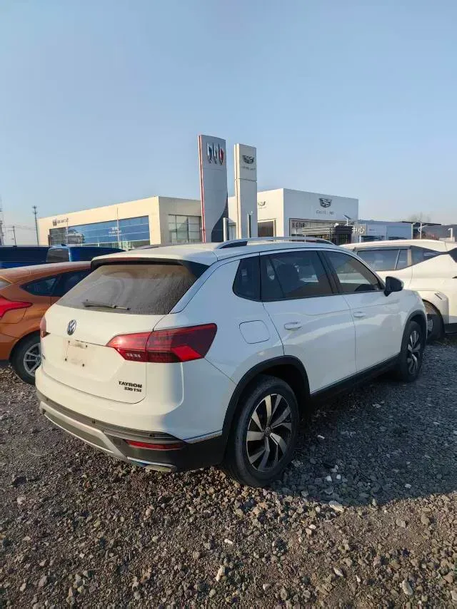 2019 Jeep Cherokee 2.0T 234HP L4 9AT,autocango,china used car exporter,china ev exporter,chinese used car exporter,chinese used ev exporter