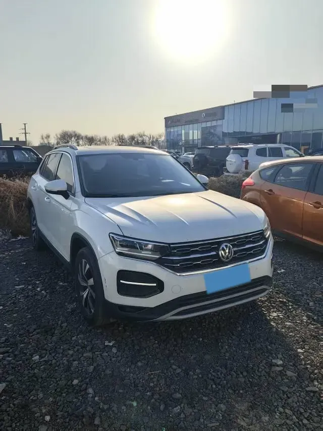 2019 Jeep Cherokee 2.0T 234HP L4 9AT,autocango,china used car exporter,china ev exporter,chinese used car exporter,chinese used ev exporter