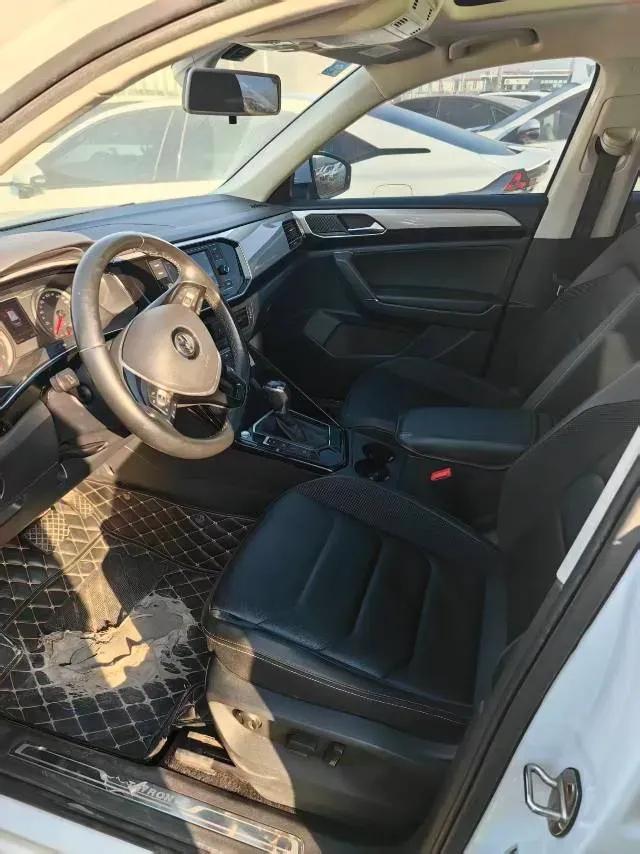 2019 Jeep Cherokee 2.0T 234HP L4 9AT,autocango,china used car exporter,china ev exporter,chinese used car exporter,chinese used ev exporter