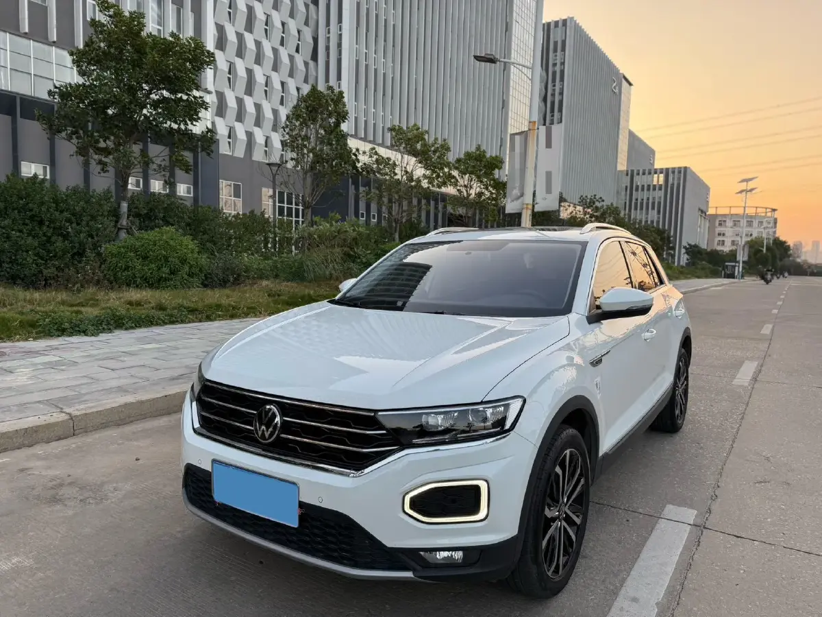 2022 Volkswagen T-Roc 1.4T 150HP L4 7DCT