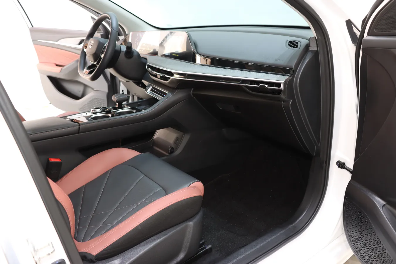 2022 ChangAn Eado 1.4T 160HP L4 7DCT,autocango,china used car exporter,china ev exporter,chinese used car exporter,chinese used ev exporter