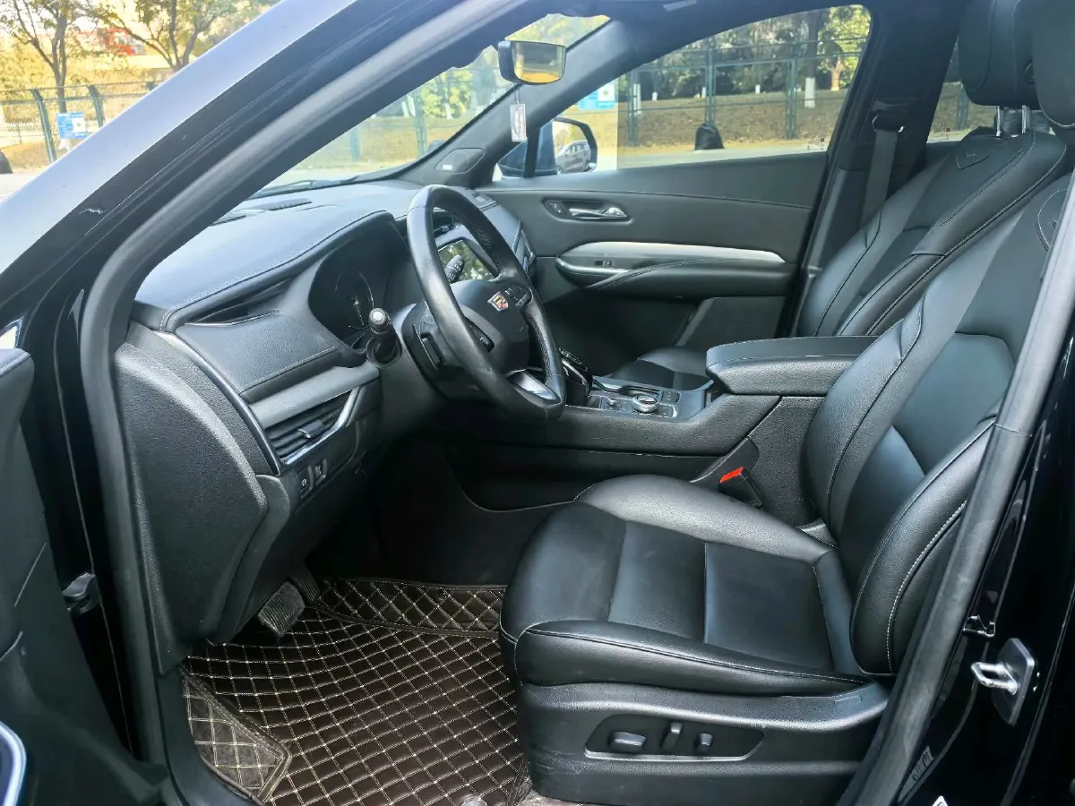 2020 Cadillac XT4 2.0T 241HP L4 9AT,autocango,china used car exporter,china ev exporter,chinese used car exporter,chinese used ev exporter