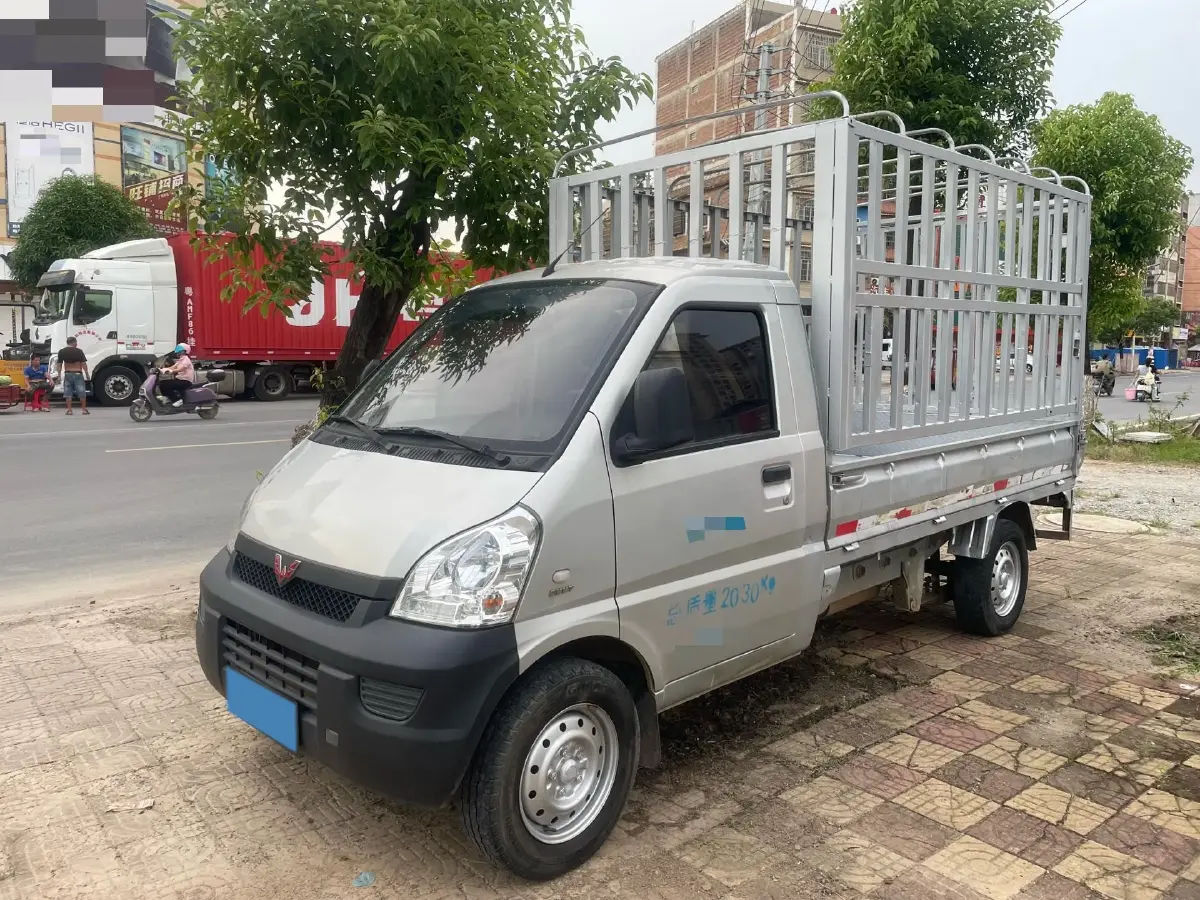 2021 WuLing RongGuang Mini Truck 1.5L 99HP L4 5MT