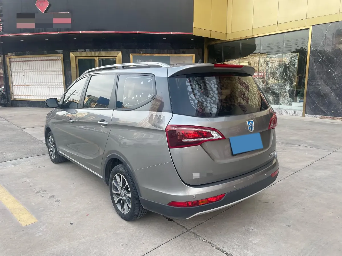 2016 BaoJun 730 1.5L 112HP L4 5MT,autocango,china used car exporter,china ev exporter,chinese used car exporter,chinese used ev exporter