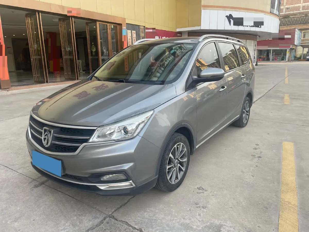 2016 BaoJun 730 1.5L 112HP L4 5MT,autocango,china used car exporter,china ev exporter,chinese used car exporter,chinese used ev exporter