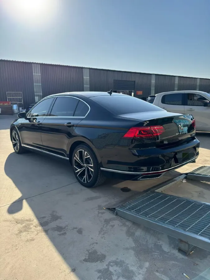 2020 Volkswagen Magotan 2.0T 186HP L4 7DCT,autocango,china used car exporter,china ev exporter,chinese used car exporter,chinese used ev exporter