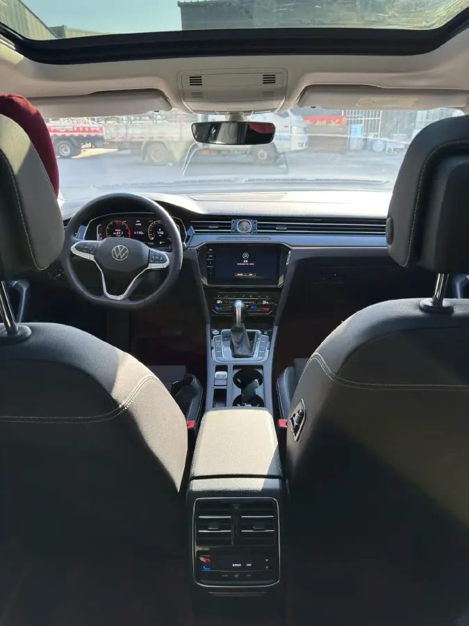 2020 Volkswagen Magotan 2.0T 186HP L4 7DCT,autocango,china used car exporter,china ev exporter,chinese used car exporter,chinese used ev exporter