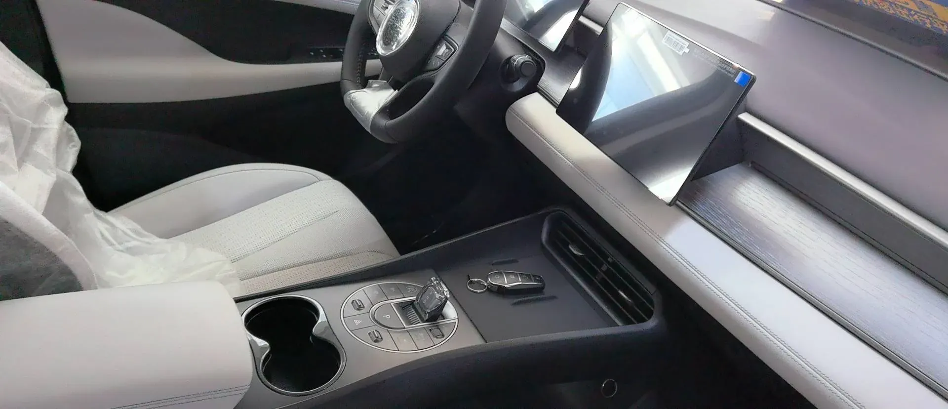 2025 BYD Seal05 DM-i 1.5L 101HP L4 E-CVT PHEV 7.68KWH,autocango,china used car exporter,china ev exporter,chinese used car exporter,chinese used ev exporter