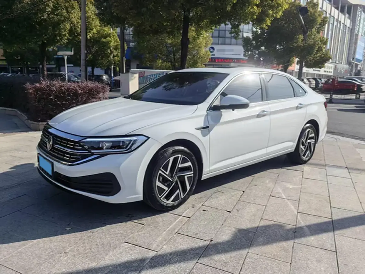 2025 Volkswagen Sagitar 1.5T 160HP L4 7DCT