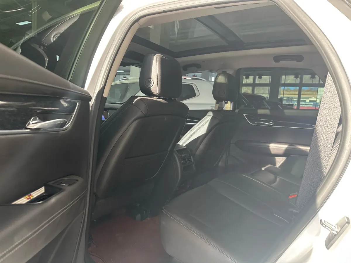 2021 Cadillac XT5 2.0T 237HP L4 9AT,autocango,china used car exporter,china ev exporter,chinese used car exporter,chinese used ev exporter