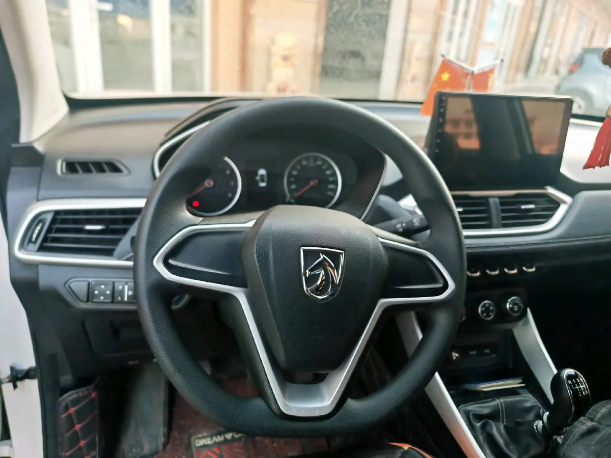 2018 BaoJun 530 1.5T 150HP L4 6MT,autocango,china used car exporter,china ev exporter,chinese used car exporter,chinese used ev exporter