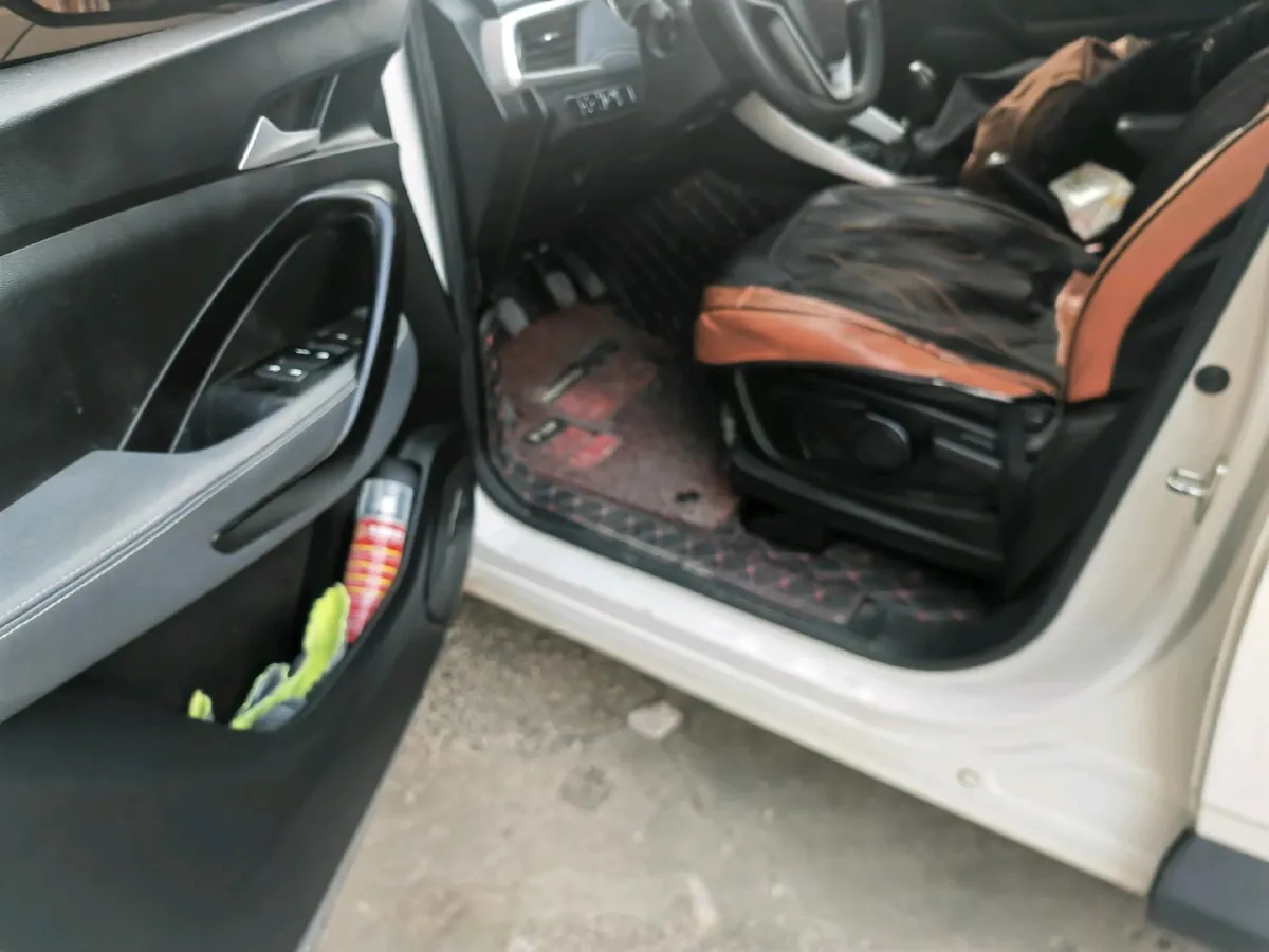 2018 BaoJun 530 1.5T 150HP L4 6MT,autocango,china used car exporter,china ev exporter,chinese used car exporter,chinese used ev exporter