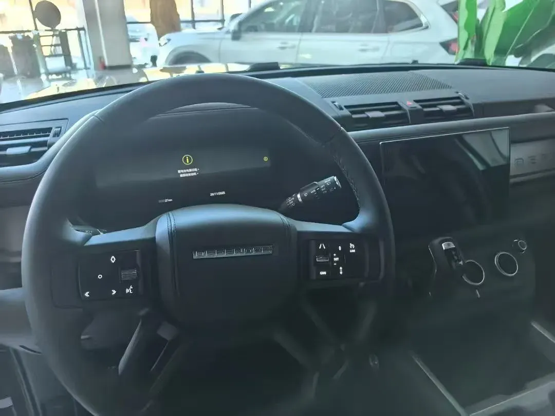 2025 Land Rover Defender 3.0T 400HP L6 8AT,autocango,china used car exporter,china ev exporter,chinese used car exporter,chinese used ev exporter