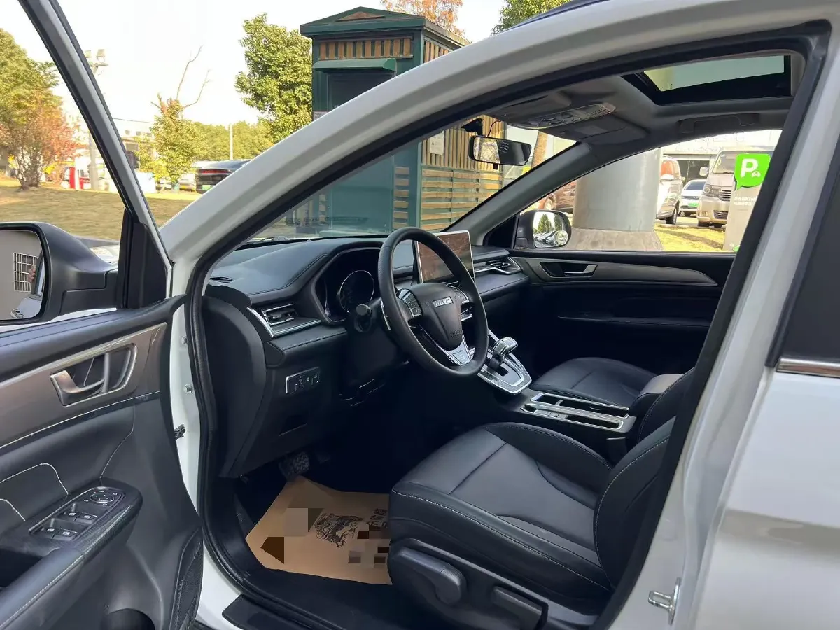 2021 Haval M6 1.5T 150HP L4 7DCT,autocango,china used car exporter,china ev exporter,chinese used car exporter,chinese used ev exporter