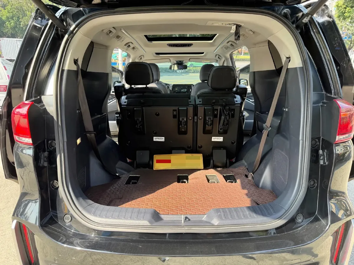 2021 GAC Trumpchi M8 2.0T 252HP L4 8AT,autocango,china used car exporter,china ev exporter,chinese used car exporter,chinese used ev exporter