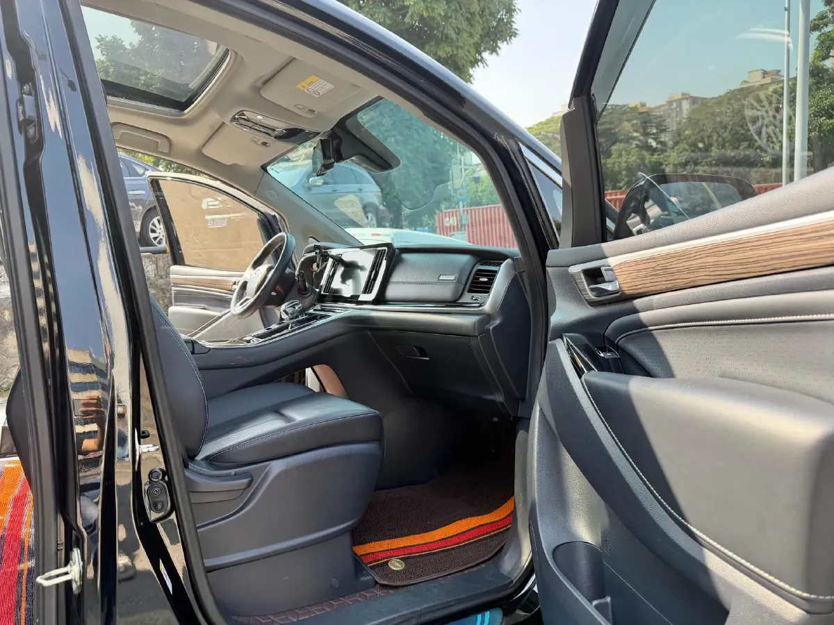 2021 GAC Trumpchi M8 2.0T 252HP L4 8AT,autocango,china used car exporter,china ev exporter,chinese used car exporter,chinese used ev exporter