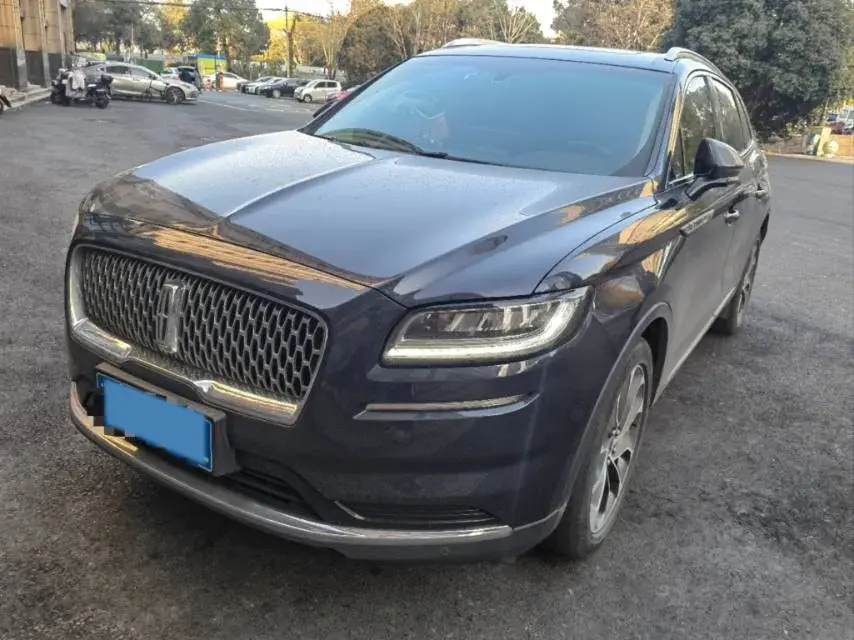 2021 Lincoln Nautilus 2.0T 245HP L4 8AT