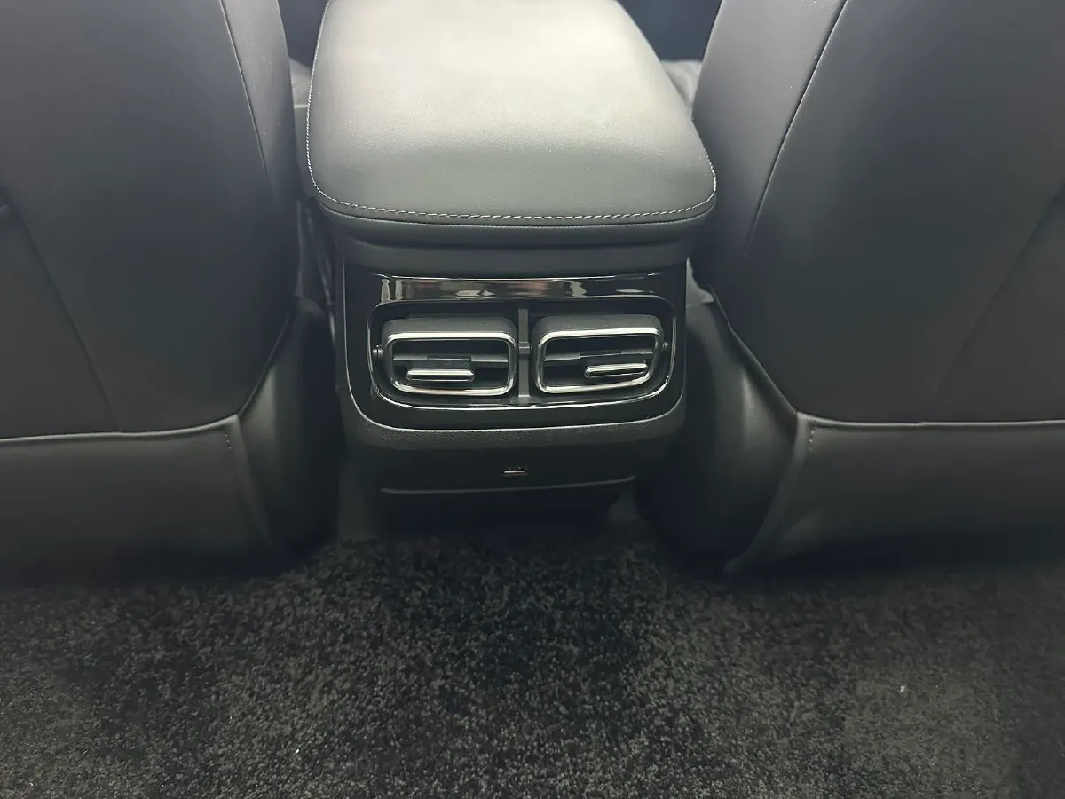 2023 Roewe D7 1.5L 112HP L4 1DHT PHEV 21.4KWH,autocango,china used car exporter,china ev exporter,chinese used car exporter,chinese used ev exporter