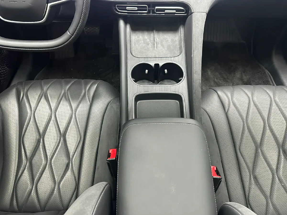 2023 Roewe D7 1.5L 112HP L4 1DHT PHEV 21.4KWH,autocango,china used car exporter,china ev exporter,chinese used car exporter,chinese used ev exporter