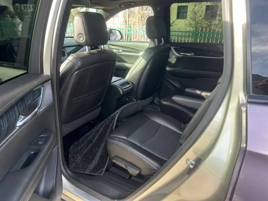 2022 Cadillac XT6 2.0T 237HP L4 9AT,autocango,china used car exporter,china ev exporter,chinese used car exporter,chinese used ev exporter