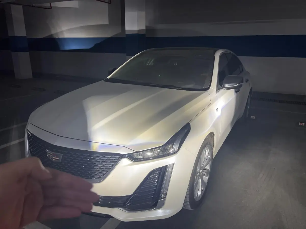 2022 Cadillac CT5 2.0T 237HP L4 10AT