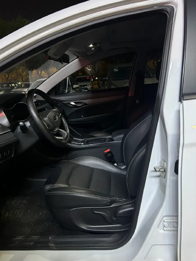 2021 BaoJun 530 1.5T 147HP L4 CVT,autocango,china used car exporter,china ev exporter,chinese used car exporter,chinese used ev exporter