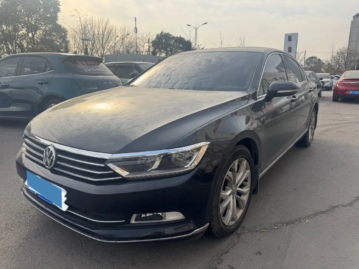 2018 Volkswagen Magotan 1.8T 180HP L4 7DCT,autocango,china used car exporter,china ev exporter,chinese used car exporter,chinese used ev exporter