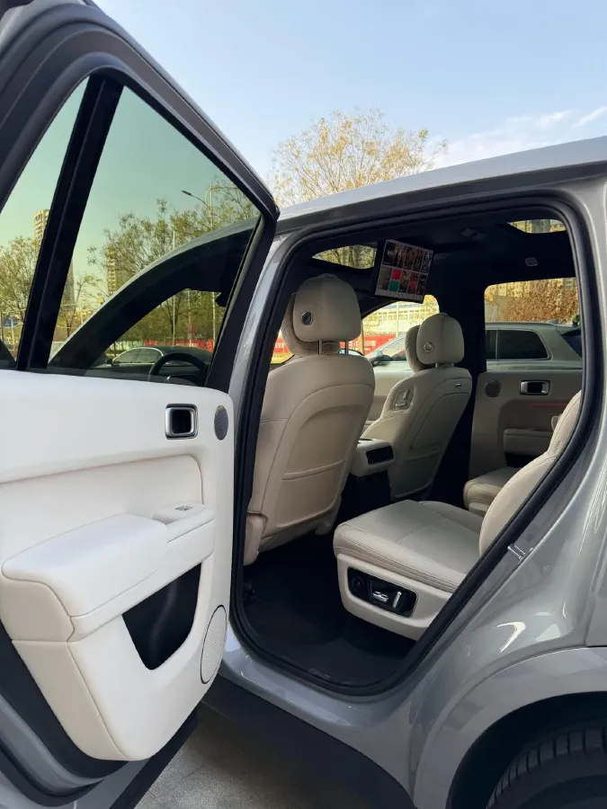 2024 Ford Bronco 2.3T 275HP L4 10AT,autocango,china used car exporter,china ev exporter,chinese used car exporter,chinese used ev exporter