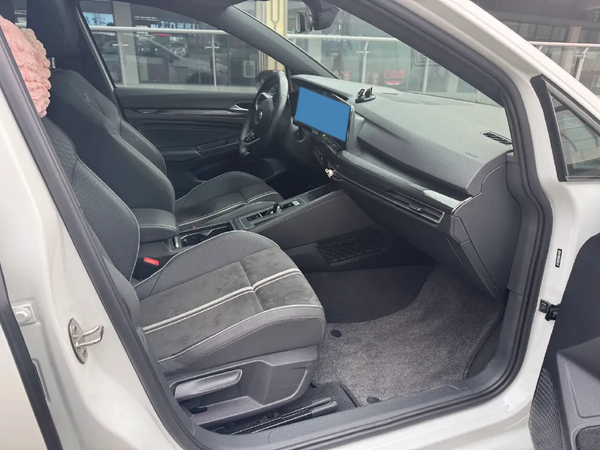 2023 Volkswagen Golf 1.4T 150HP L4 7DCT,autocango,china used car exporter,china ev exporter,chinese used car exporter,chinese used ev exporter