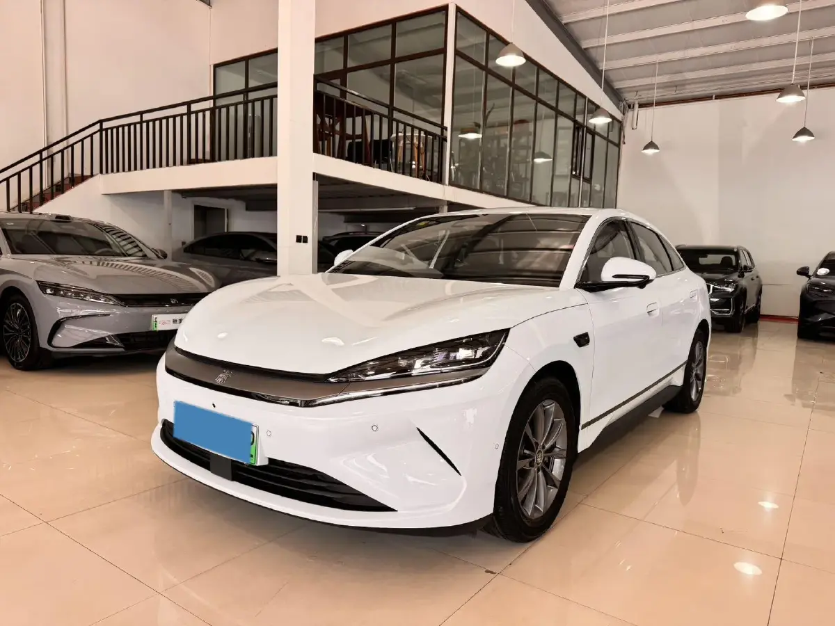 2025 BYD QinL BEV