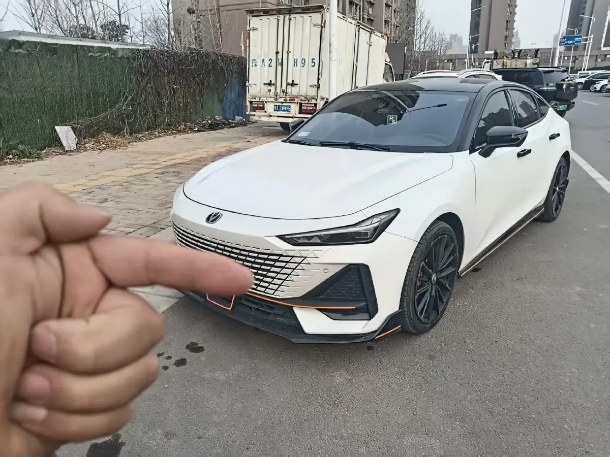 2022 ChangAn UNI-V 1.5T 188HP L4 7DCT