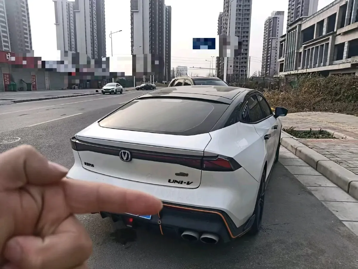 2022 ChangAn UNI-V 1.5T 188HP L4 7DCT,autocango,china used car exporter,china ev exporter,chinese used car exporter,chinese used ev exporter