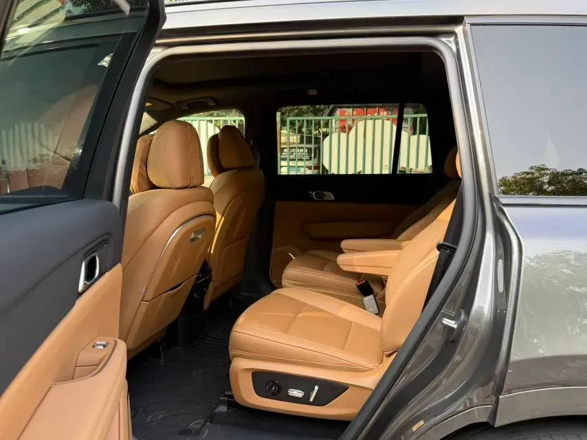 2021 Li ONE Range Extended 131HP REEV 40.5KWH,autocango,china used car exporter,china ev exporter,chinese used car exporter,chinese used ev exporter