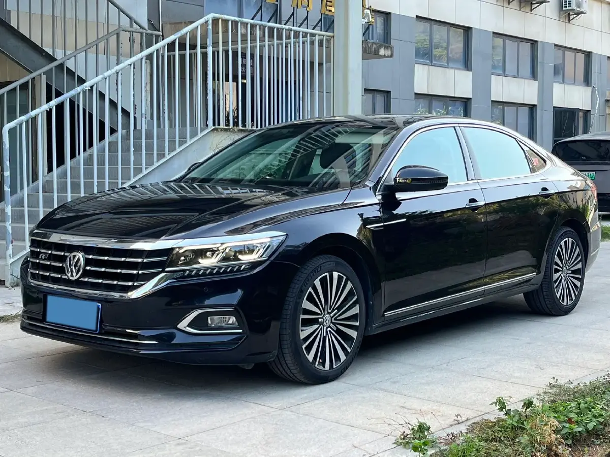 2019 Volvo V40 1.5T 152HP L4 6AT