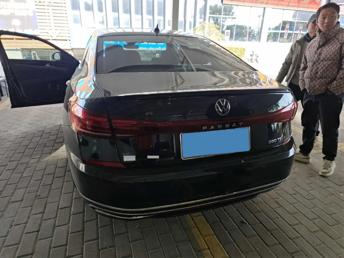 2021 Volkswagen Passat 2.0T 220HP L4 7DCT,autocango,china used car exporter,china ev exporter,chinese used car exporter,chinese used ev exporter