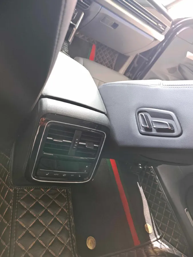 2021 Volkswagen Passat 2.0T 220HP L4 7DCT,autocango,china used car exporter,china ev exporter,chinese used car exporter,chinese used ev exporter