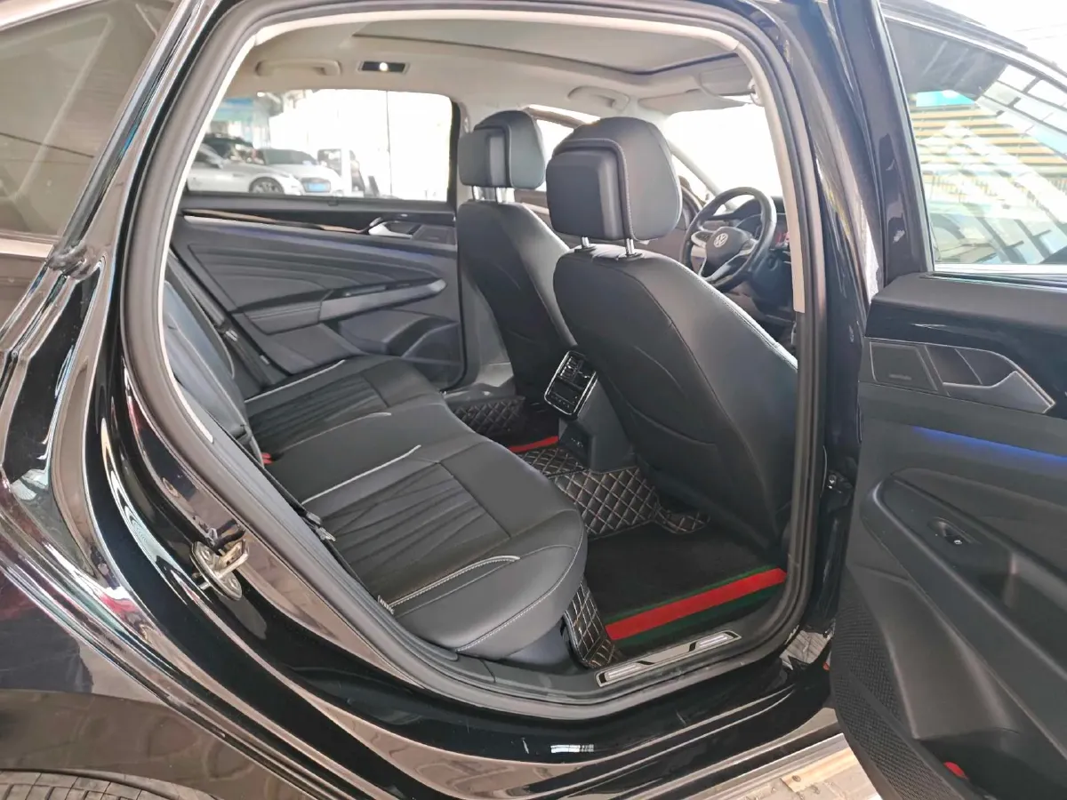 2021 Volkswagen Passat 2.0T 220HP L4 7DCT,autocango,china used car exporter,china ev exporter,chinese used car exporter,chinese used ev exporter