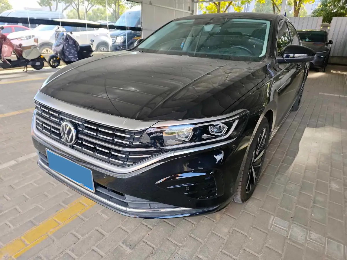 2021 Volkswagen Passat 2.0T 220HP L4 7DCT 2021 Volkswagen Passat 2.0T 220HP L4 7DCT