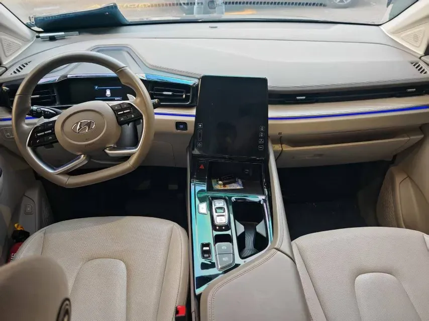 2021 Hyundai Custo 2.0T 236HP L4 8AT,autocango,china used car exporter,china ev exporter,chinese used car exporter,chinese used ev exporter