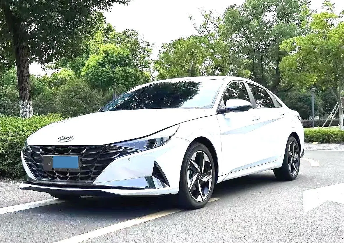 2022 Hyundai Elantra 1.5L 115HP L4 CVT