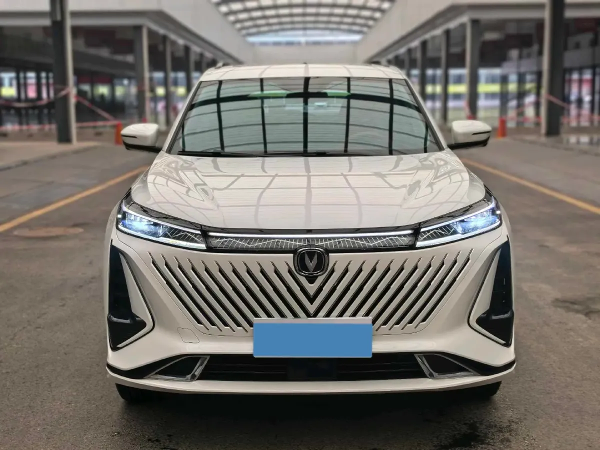2023 ChangAn CS75 Plus 1.5T 188HP L4 8AT,autocango,china used car exporter,china ev exporter,chinese used car exporter,chinese used ev exporter