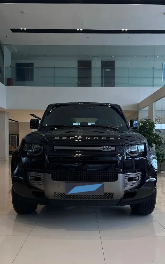2025 Land Rover Defender 3.0T 400HP L6 8AT,autocango,china used car exporter,china ev exporter,chinese used car exporter,chinese used ev exporter