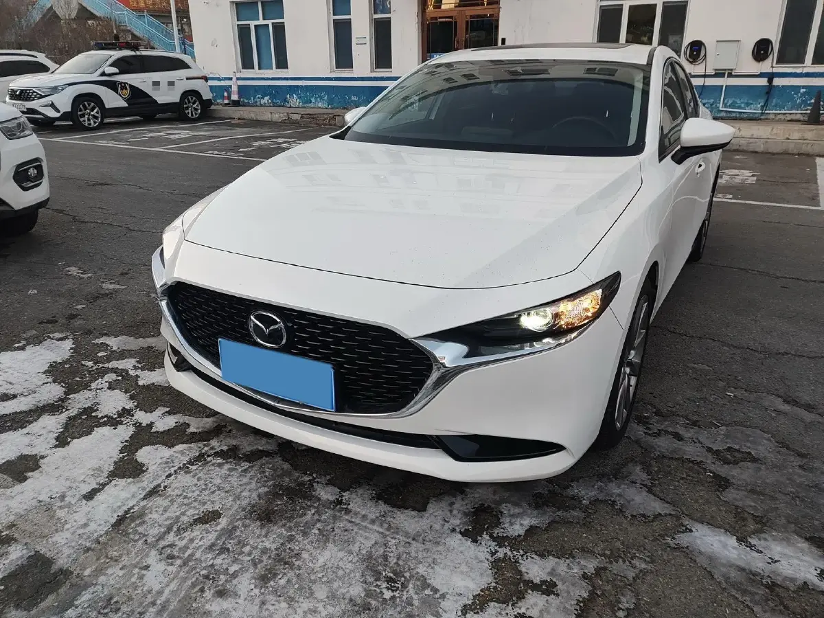 2022 Mazda 3 Axela 2.0L 158HP L4 6AT