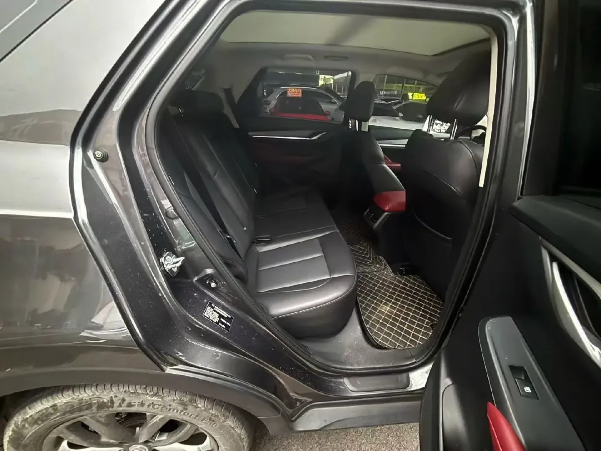 2022 ChangAn Oshan X7 Plus 1.5T 188HP L4 7DCT,autocango,china used car exporter,china ev exporter,chinese used car exporter,chinese used ev exporter