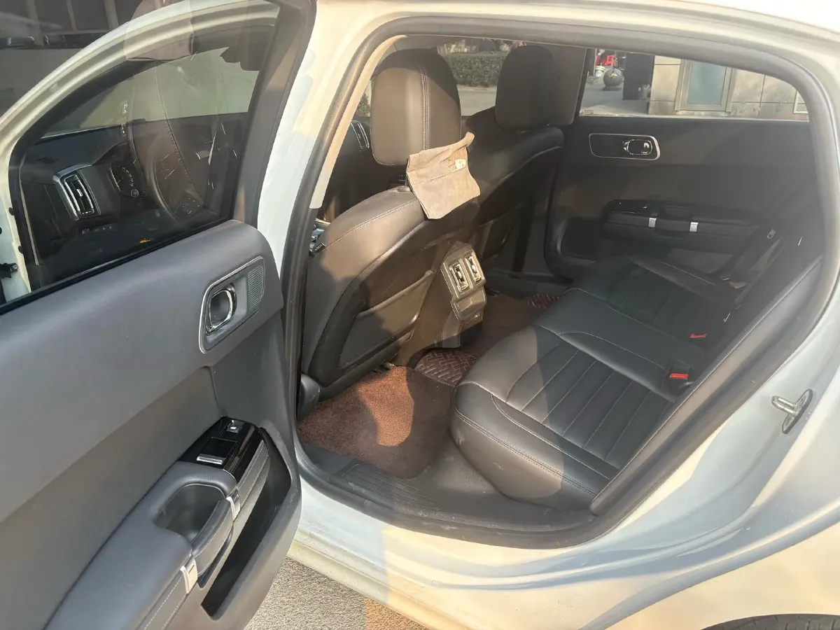 2021 Citroen C6 1.8T 211HP L4 8AT,autocango,china used car exporter,china ev exporter,chinese used car exporter,chinese used ev exporter