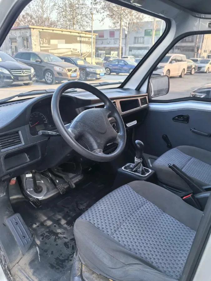 2015 WuLing ZhiGuang 1.2L 82HP L4 5MT,autocango,china used car exporter,china ev exporter,chinese used car exporter,chinese used ev exporter