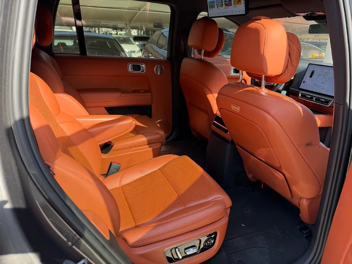 2023 Li L9 Range Extended 154HP REEV 42.6KWH,autocango,china used car exporter,china ev exporter,chinese used car exporter,chinese used ev exporter