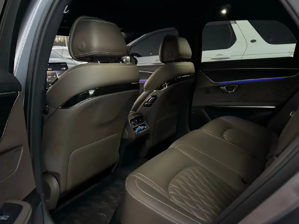 2022 Volkswagen Tiguan L 2.0T 186HP L4 7DCT,autocango,china used car exporter,china ev exporter,chinese used car exporter,chinese used ev exporter